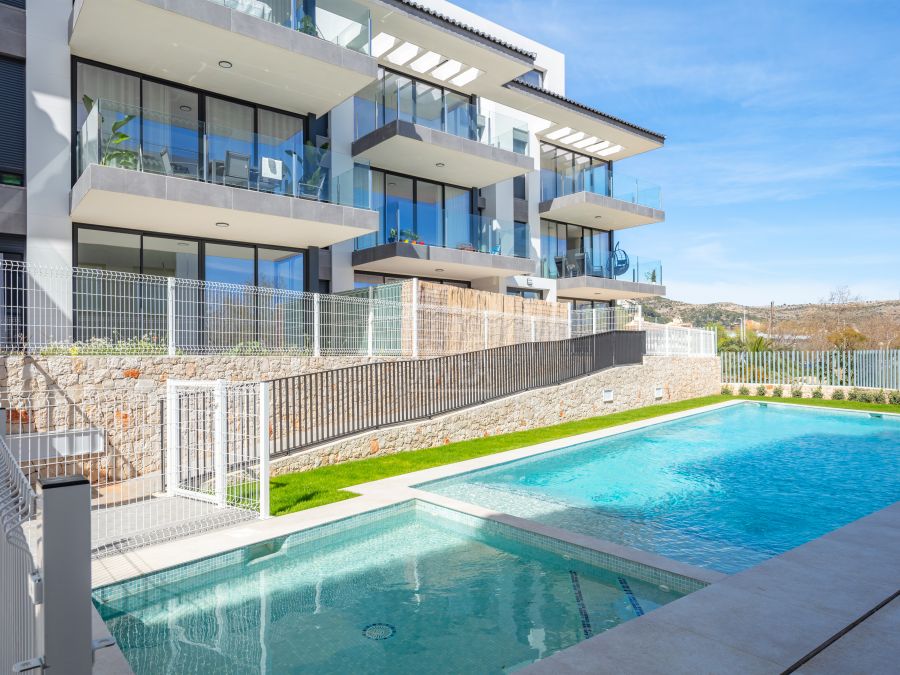 New-Build Ground Floor Apartment with large south facing terrace in the Port of Jávea