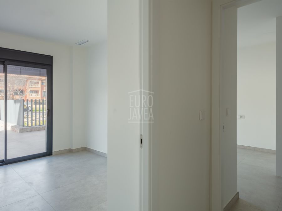 New-Build Ground Floor Apartment with large south facing terrace in the Port of Jávea