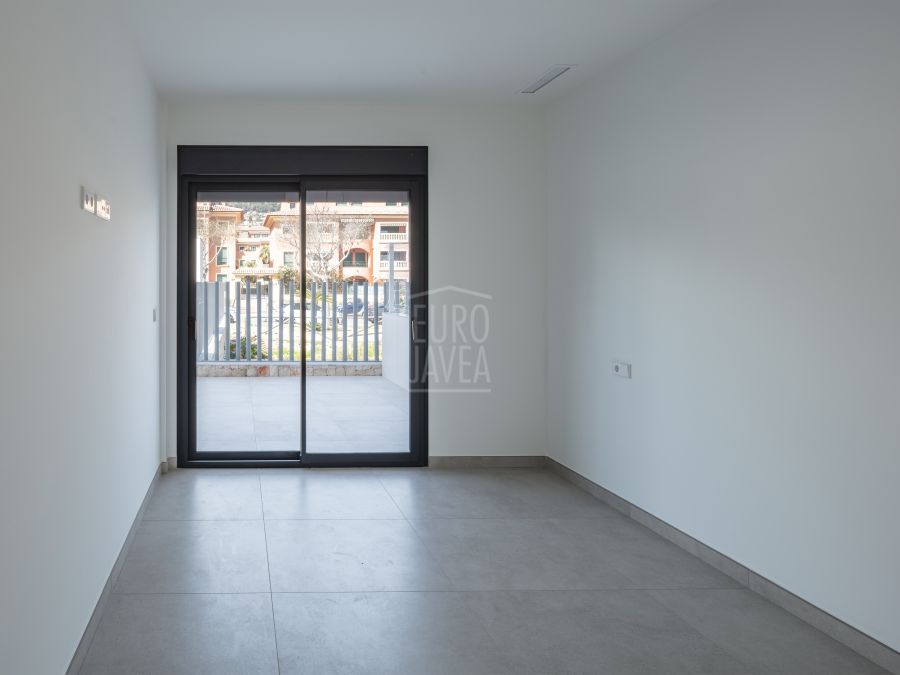 New-Build Ground Floor Apartment with large south facing terrace in the Port of Jávea