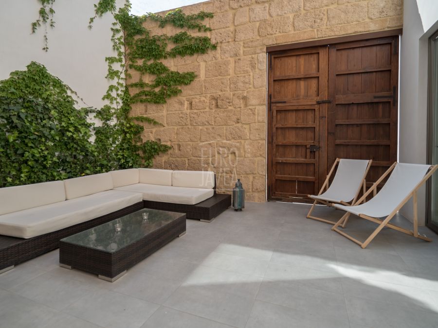 Charming hostel in Jávea’s old town with chill-out terrace