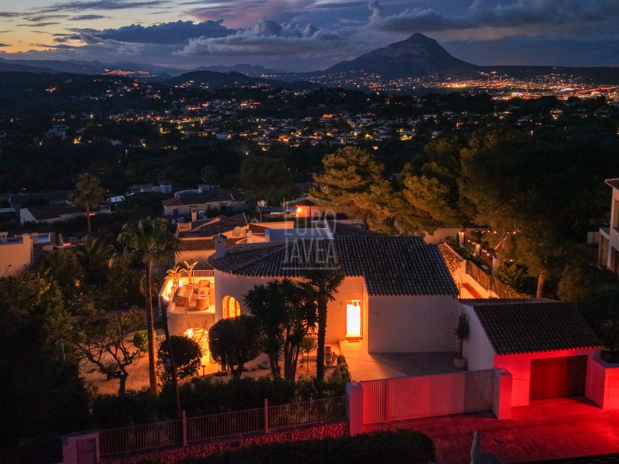 Villa Eterna, Une vie de luxe avec des vues panoramiques sur le Montgó