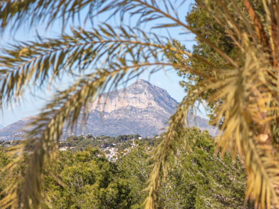 Ca La Vida, a Mediterranean luxury villa exclusively for sale in Balcón al Mar