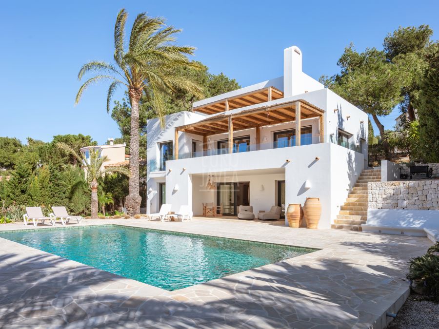 Ca La Vida, a Mediterranean luxury villa exclusively for sale in Balcón al Mar