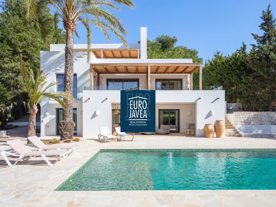 Ca La Vida, a Mediterranean luxury villa exclusively for sale in Balcón al Mar