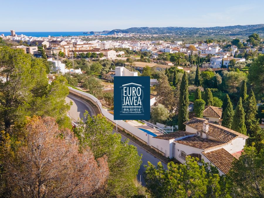 Exclusive villa for sale in the area of Castellans with panoramic views