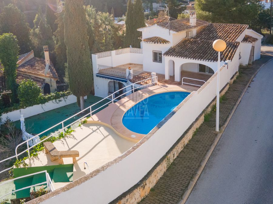 Exclusive villa for sale in the area of Castellans with panoramic views