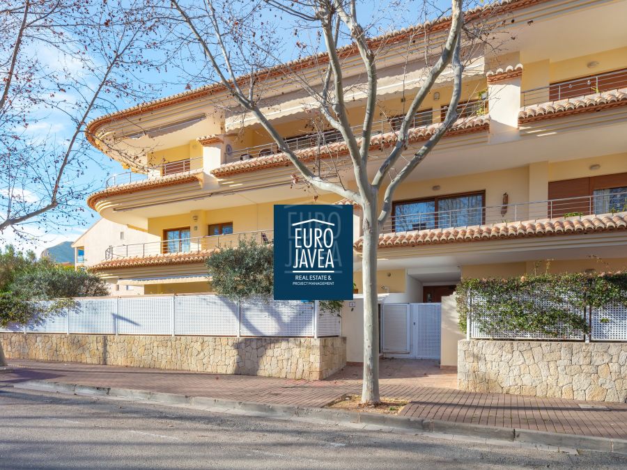 Exclusief appartement te koop in het hart van de haven van Jávea