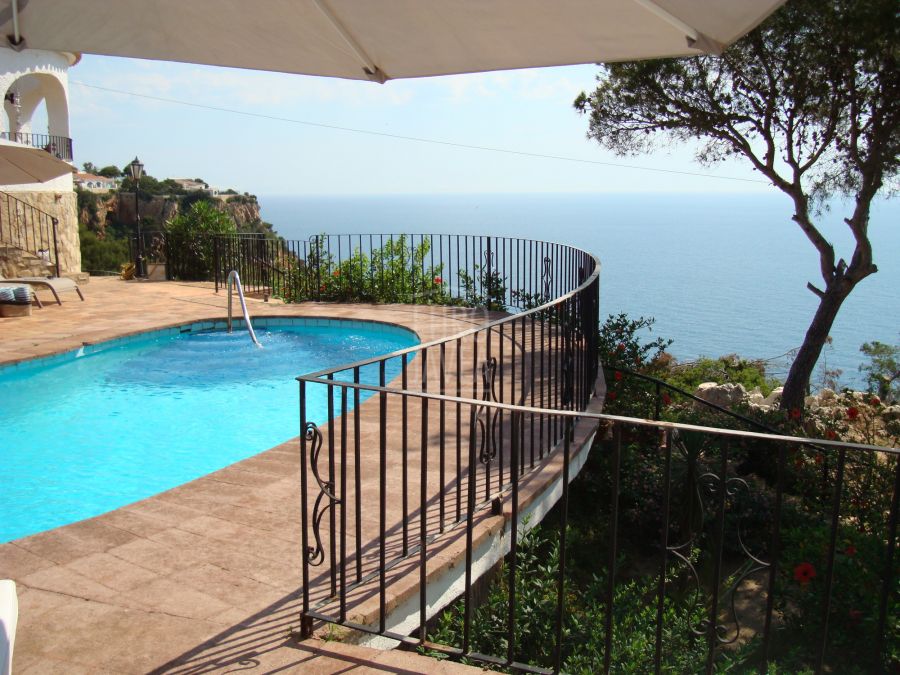 Villa Magdalena, op de eerste lijn met spectaculair uitzicht op zee