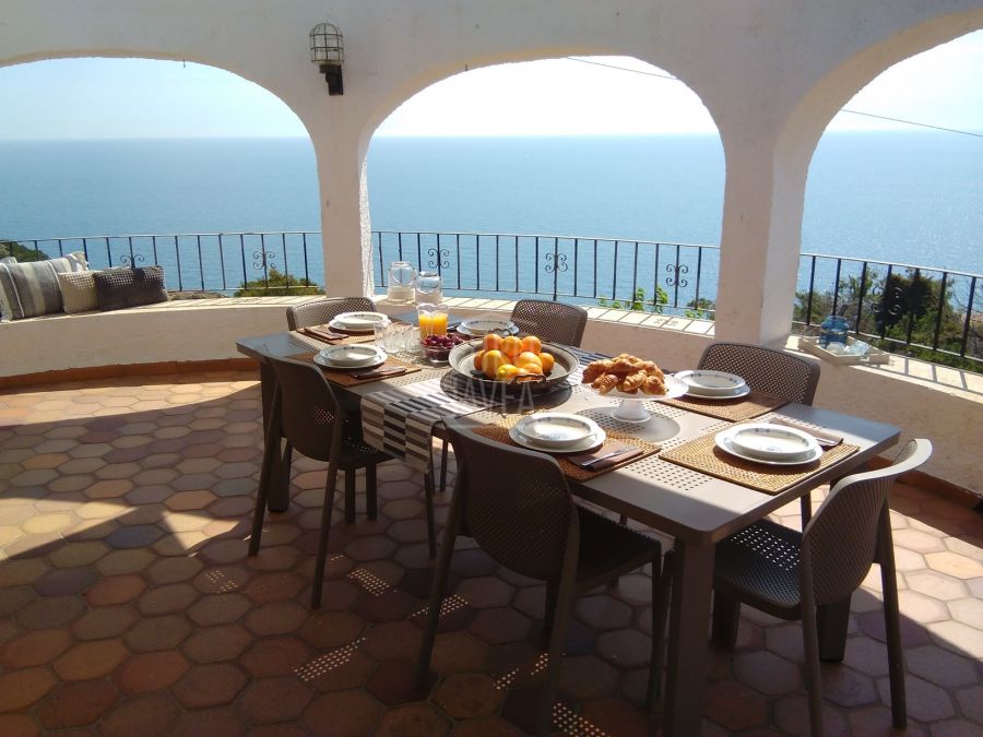 Villa Magdalena, op de eerste lijn met spectaculair uitzicht op zee