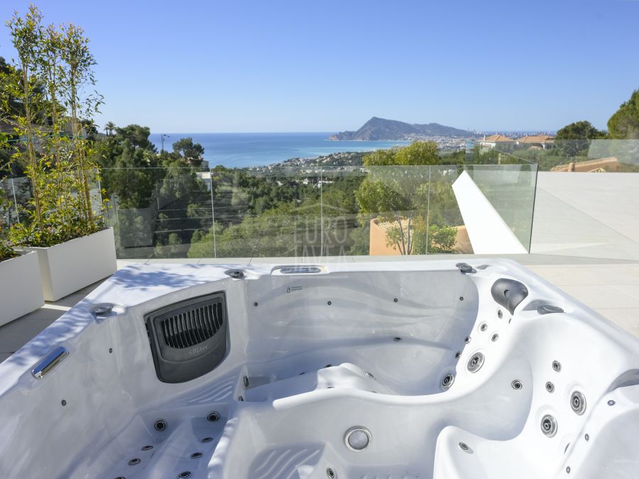 Villa Hannya, moderna villa de lujo con impresionantes vistas al mar en Altea