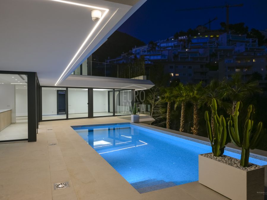 Villa Hannya, moderna villa de lujo con impresionantes vistas al mar en Altea