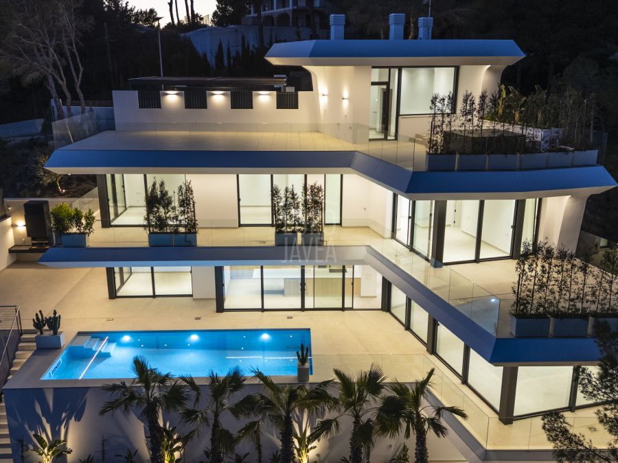 Villa Hannya, moderna villa de lujo con impresionantes vistas al mar en Altea