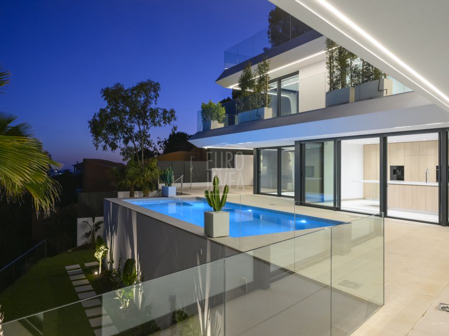 Villa Hannya, moderna villa de lujo con impresionantes vistas al mar en Altea