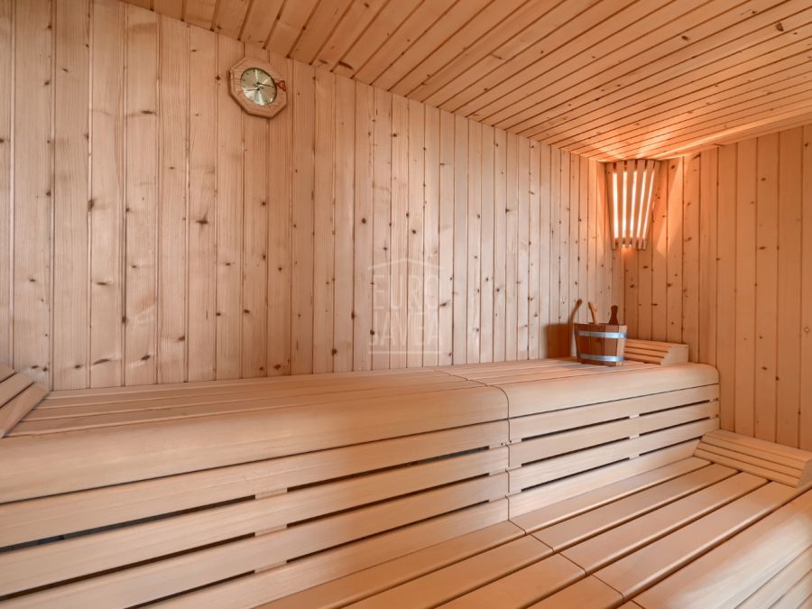 Villa Ambolo, une propriété emblématique en bord de falaise avec une vue infinie sur la mer