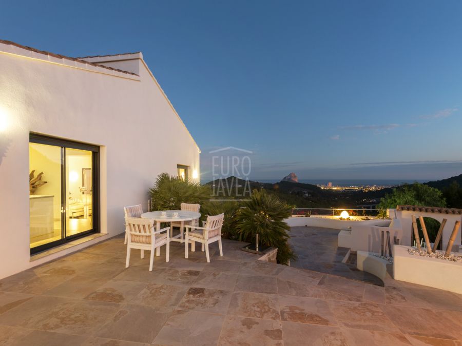 Villa Helena, élégante propriété entourée d’un magnifique paysage méditerranéen