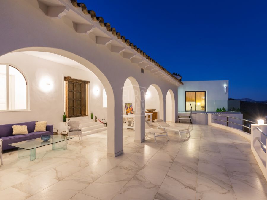 Villa Helena, élégante propriété entourée d’un magnifique paysage méditerranéen