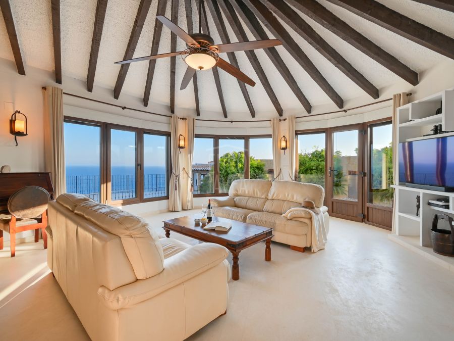 Villa méditerranéenne exceptionnelle Eden en première ligne avec des vues imprenables sur la mer