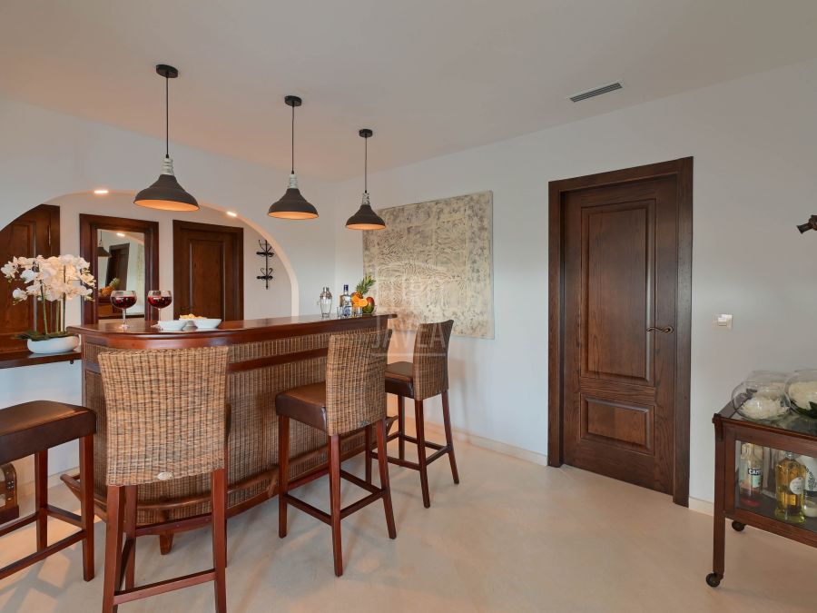 Villa méditerranéenne exceptionnelle Eden en première ligne avec des vues imprenables sur la mer