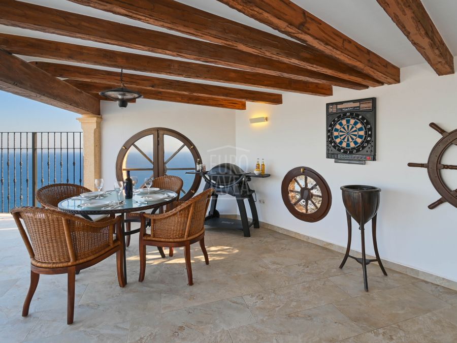 Villa méditerranéenne exceptionnelle Eden en première ligne avec des vues imprenables sur la mer