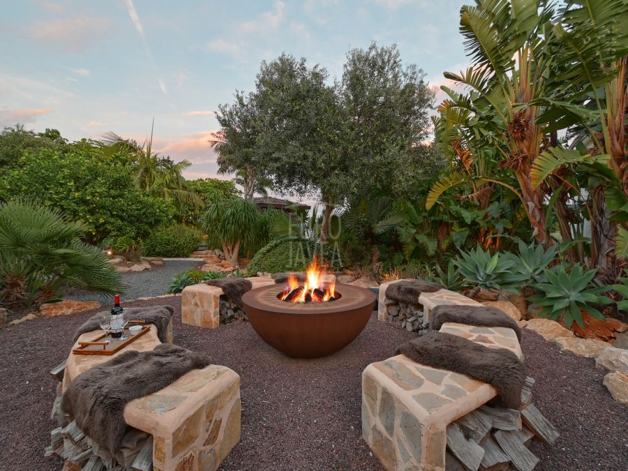 Villa méditerranéenne exceptionnelle Eden en première ligne avec des vues imprenables sur la mer