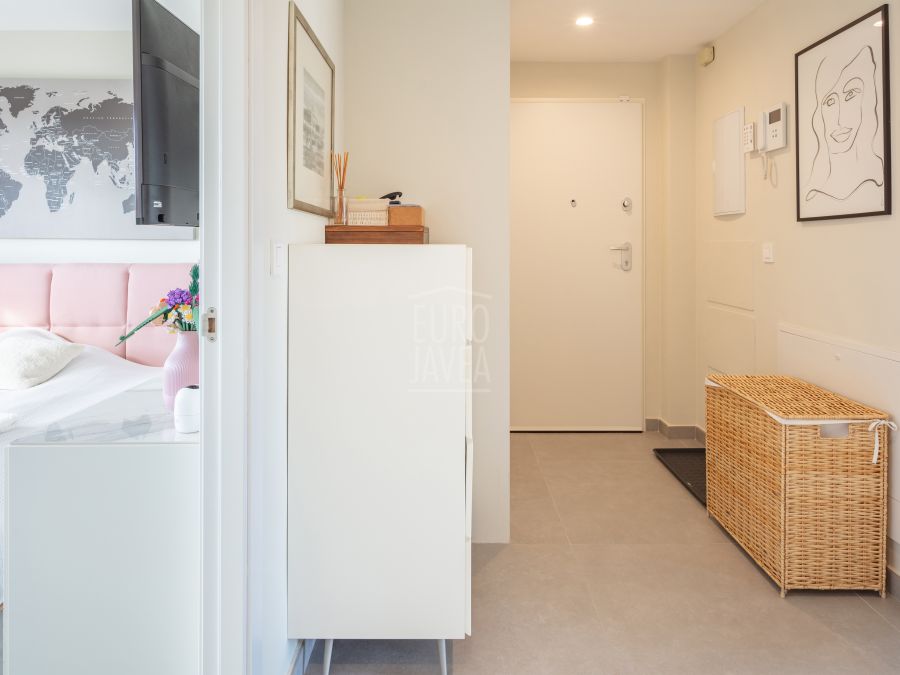 Exclusief appartement op slechts enkele minuten van het Arenal-strand in Jávea, met open uitzicht