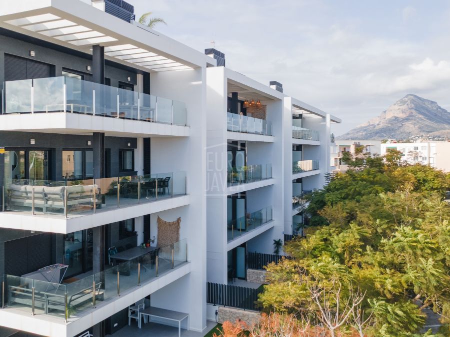 Exclusief appartement op slechts enkele minuten van het Arenal-strand in Jávea, met open uitzicht