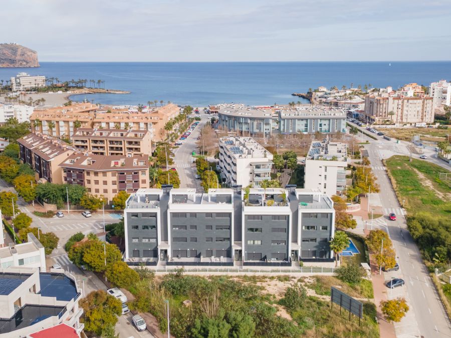 Exclusief appartement op slechts enkele minuten van het Arenal-strand in Jávea, met open uitzicht