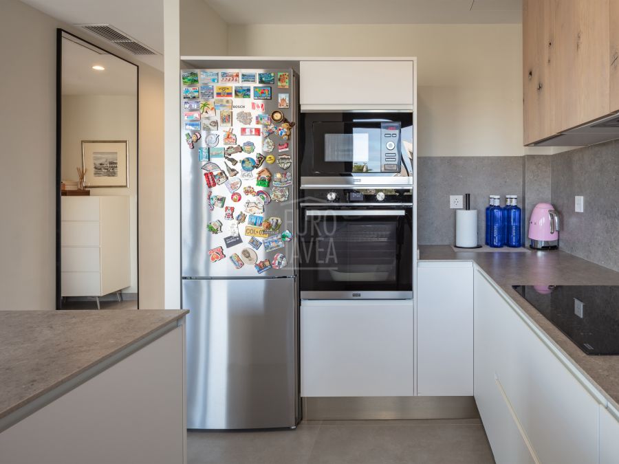 Exclusief appartement op slechts enkele minuten van het Arenal-strand in Jávea, met open uitzicht