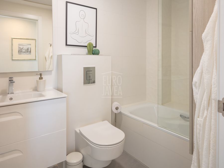 Exclusief appartement op slechts enkele minuten van het Arenal-strand in Jávea, met open uitzicht