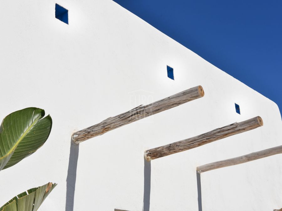 Villa Noma, an Ibizan-style villa set in nature with views of Montgó