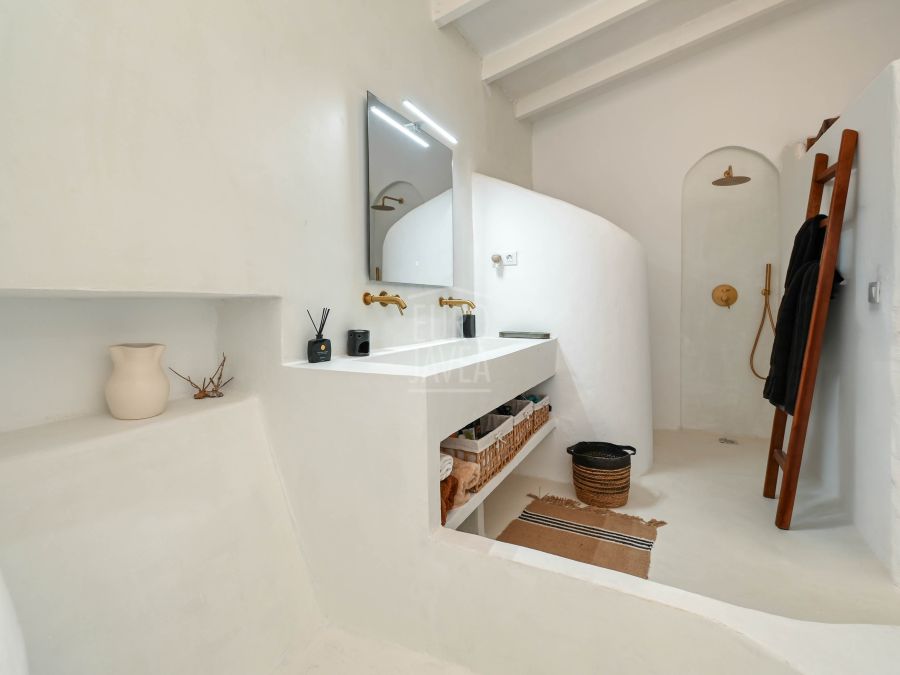 Villa Noma, an Ibizan-style villa set in nature with views of Montgó