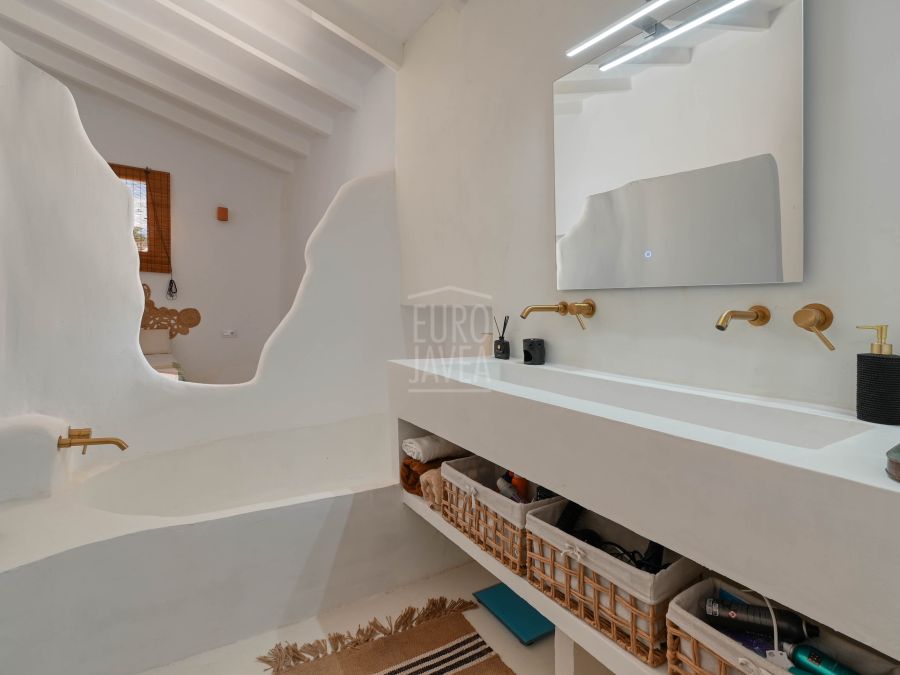 Villa Noma, an Ibizan-style villa set in nature with views of Montgó