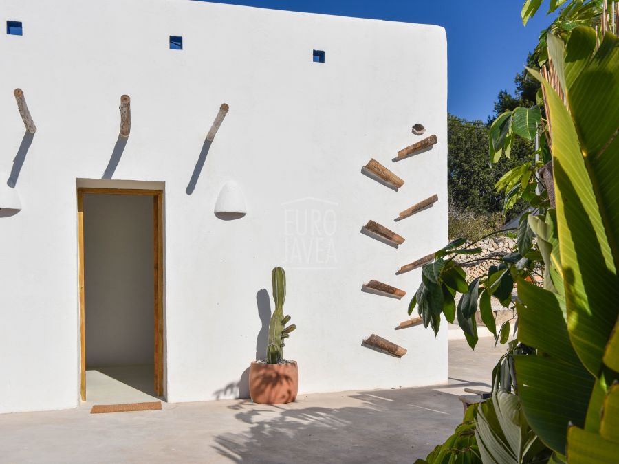 Villa Noma, an Ibizan-style villa set in nature with views of Montgó