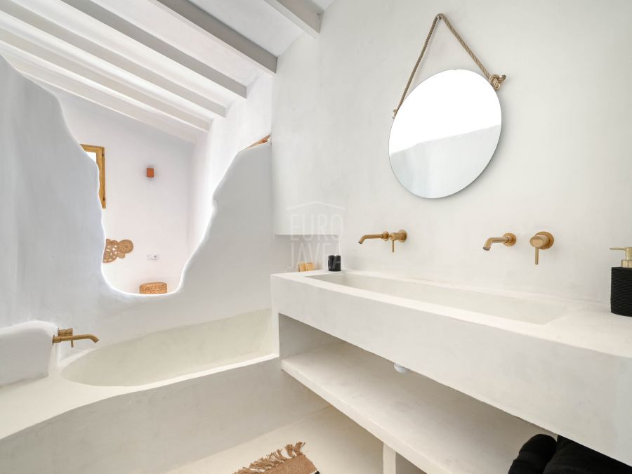 Villa Noma, an Ibizan-style villa set in nature with views of Montgó