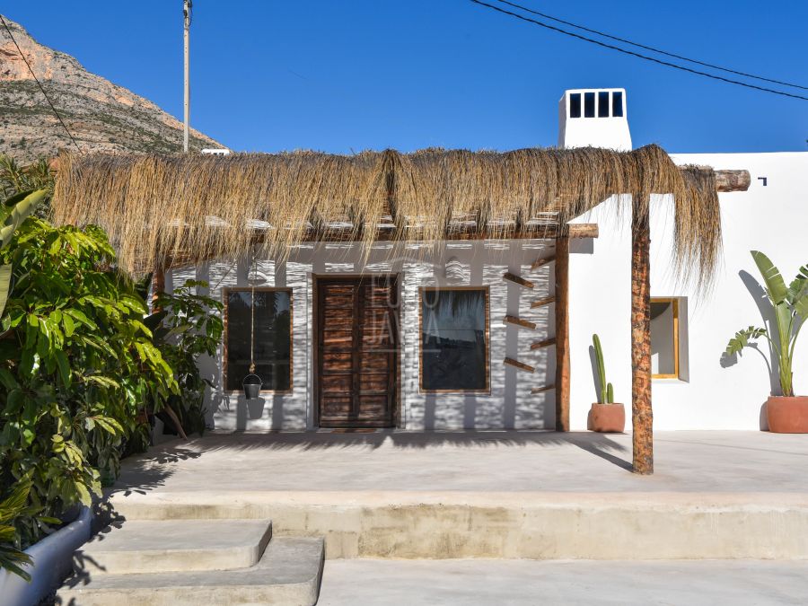 Villa Noma, an Ibizan-style villa set in nature with views of Montgó