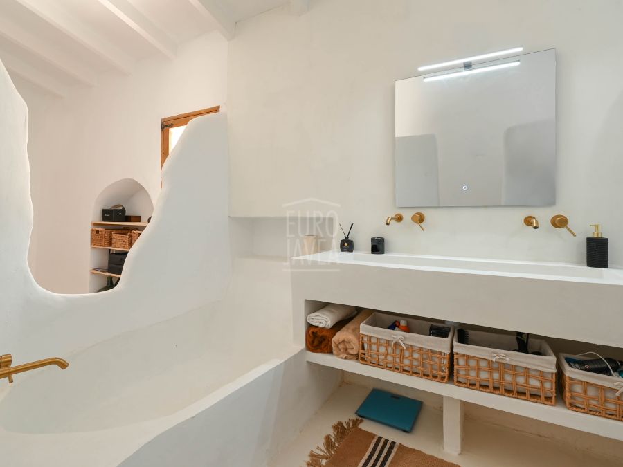Villa Noma, an Ibizan-style villa set in nature with views of Montgó