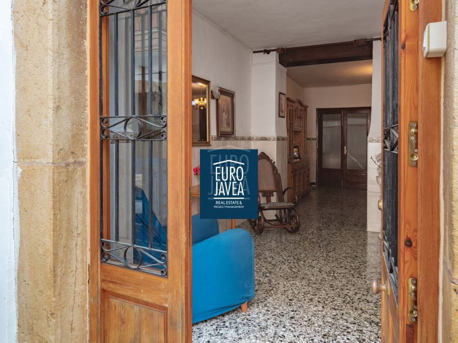 Townhouse to renovate in Jávea’s historic centre
