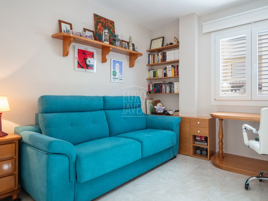 Apartment for sale just a few steps from Arenal Beach and the Port in Jávea, with direct access to the sea.