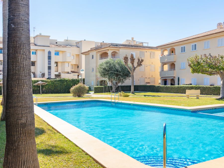 Apartment for sale just a few steps from Arenal Beach and the Port in Jávea, with direct access to the sea.