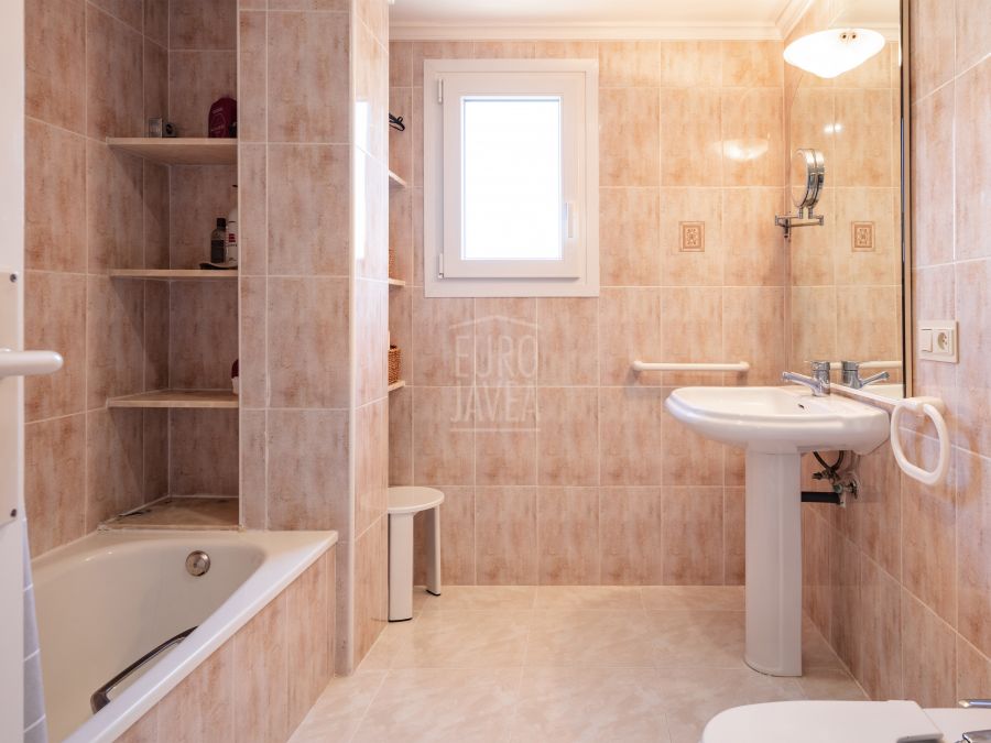 Apartment for sale just a few steps from Arenal Beach and the Port in Jávea, with direct access to the sea.