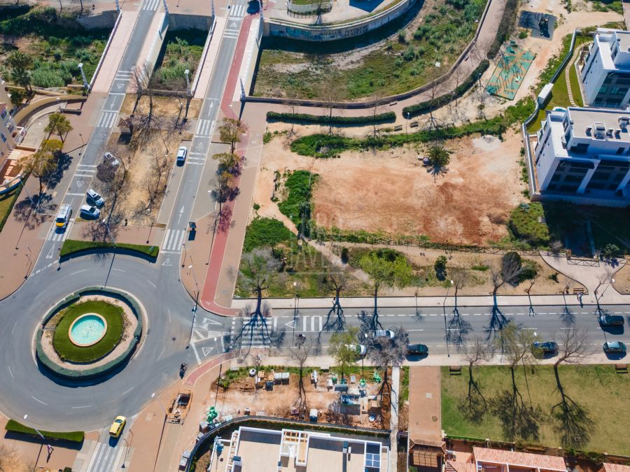 Commercial plot for sale exclusively in the centre of the Port of Jávea. Building licence granted.