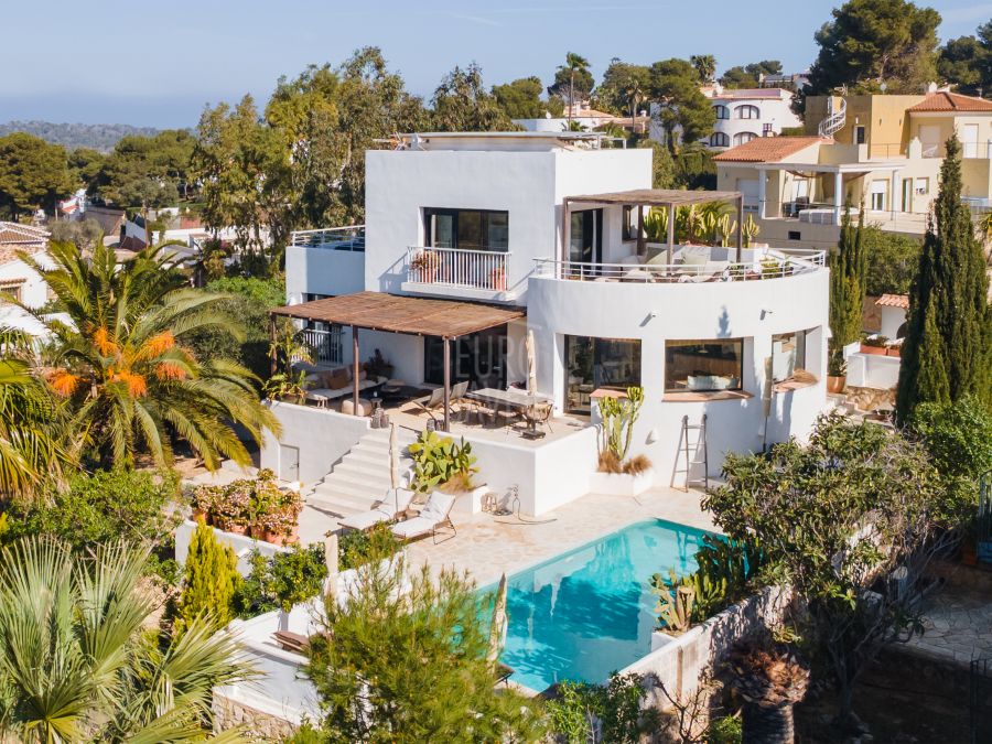 Villa Alma – Elegante villa exclusiva en venta con vistas panorámicas en Balcón al Mar