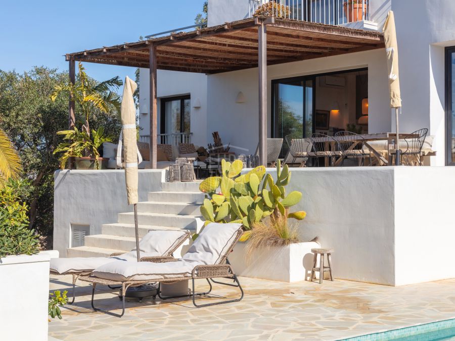 Villa Alma – Elegante villa exclusiva en venta con vistas panorámicas en Balcón al Mar