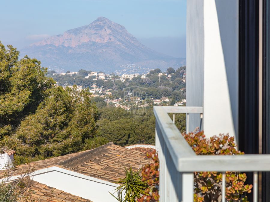 Villa Alma – Elegante villa exclusiva en venta con vistas panorámicas en Balcón al Mar