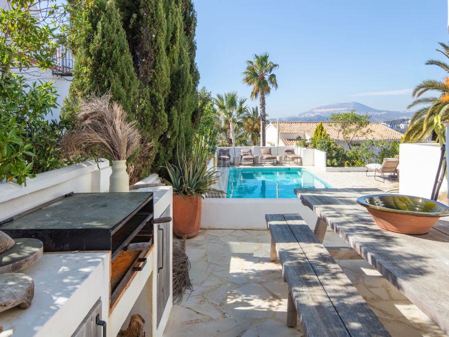 Villa Alma – Stylish villa exclusively for sale with panoramic views in Balcón al Mar