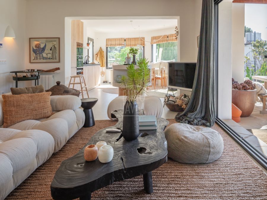 Villa Alma – Stylish villa exclusively for sale with panoramic views in Balcón al Mar