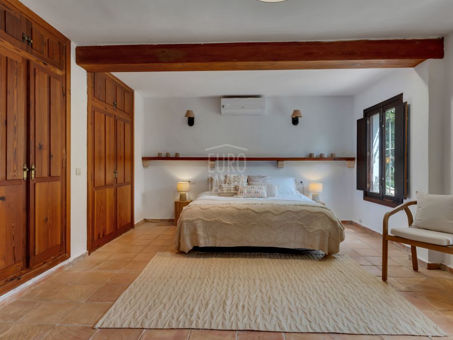 Villa Mila, Mediterranean charm in a traditional villa in Jávea