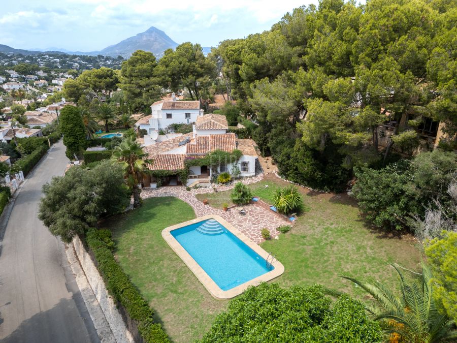 Villa Mila, Mediterranean charm in a traditional villa in Jávea