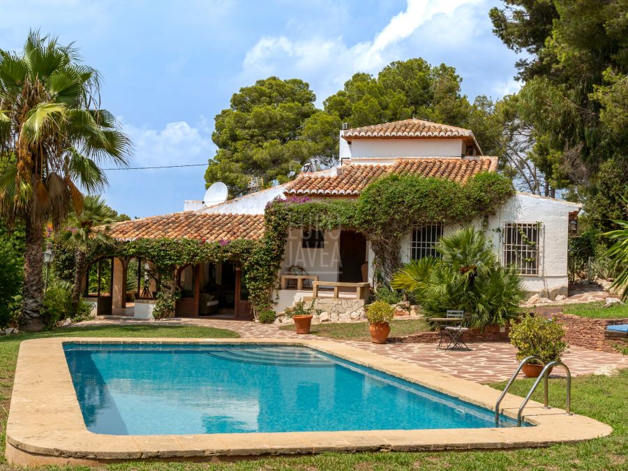 Villa Mila, Mediterranean charm in a traditional villa in Jávea