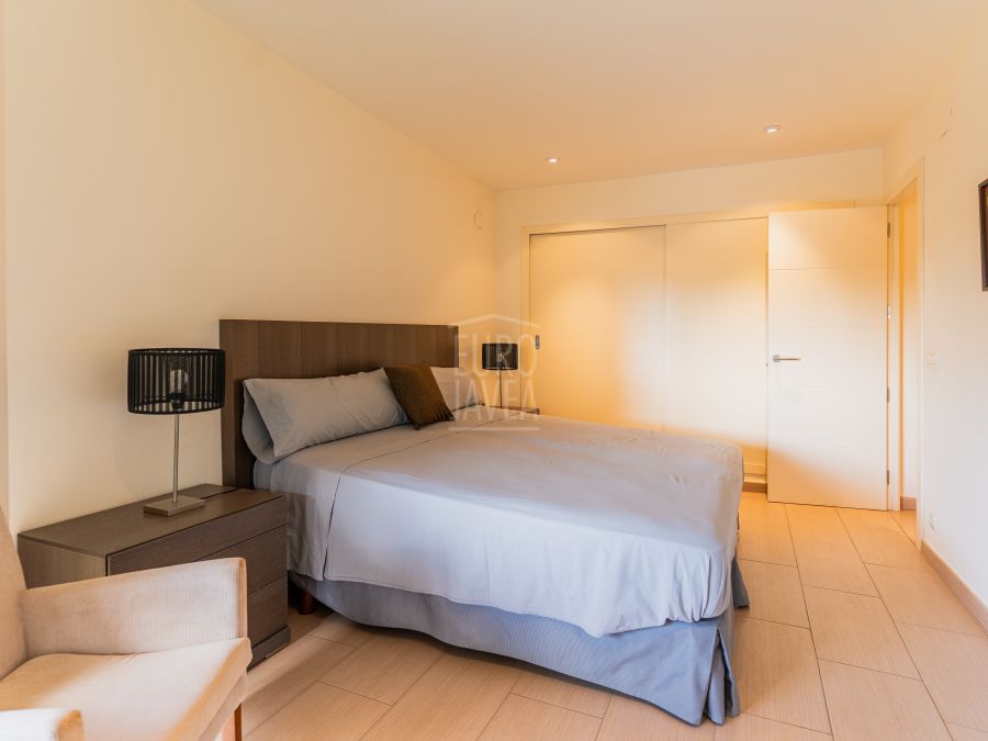 Apartment for sale in the centre of Jávea harbour with open views